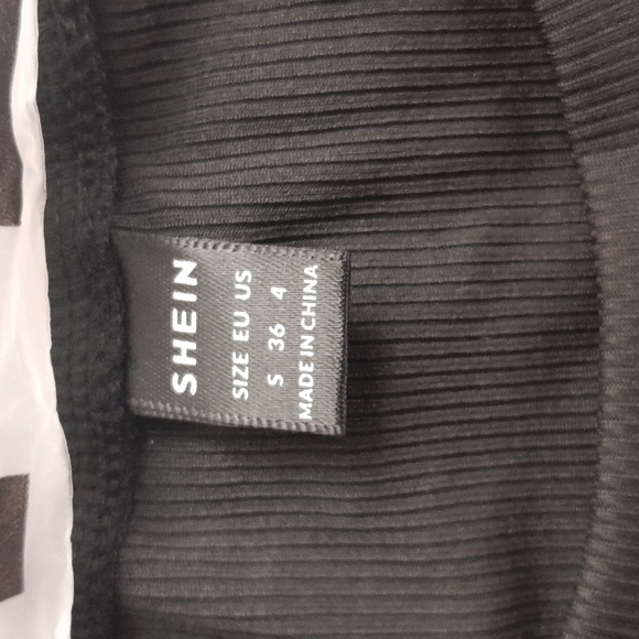 Tops - Picture 2 of 4